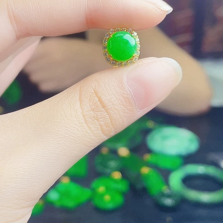 颈饰银S925镶嵌翡翠多样性