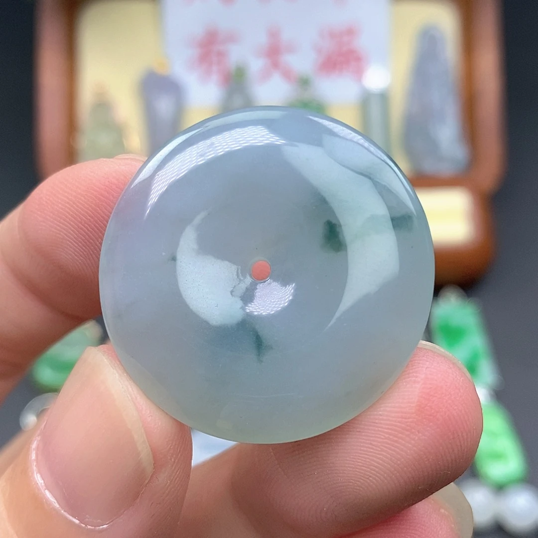 翡翠未镶嵌颈饰平安扣