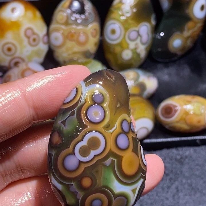 玛瑙/玉髓未镶嵌珠宝奇石18