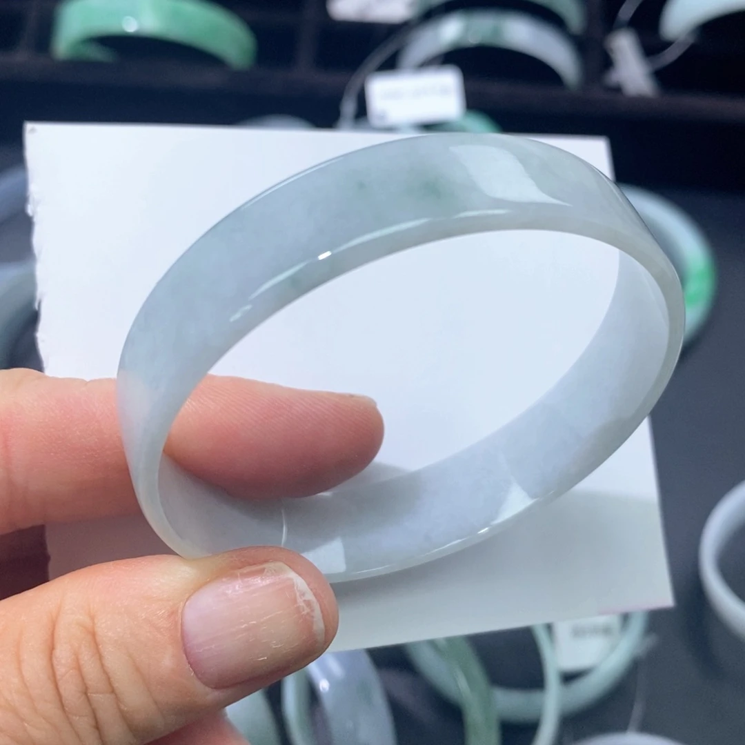 翡翠手镯未镶嵌公主