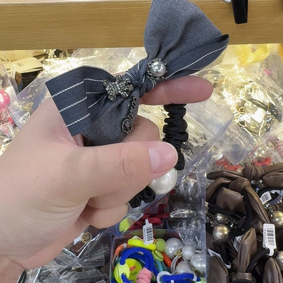 非金属灰色条纹蝴蝶结