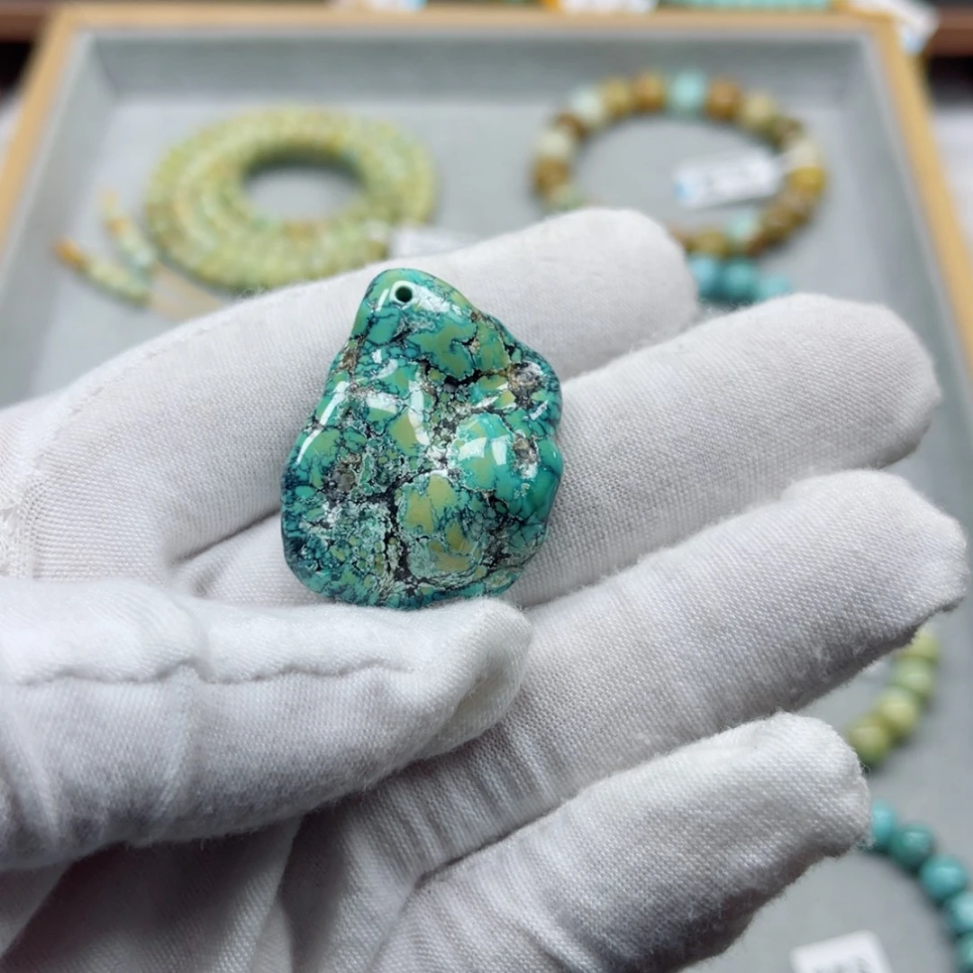 绿松石未镶嵌挂件