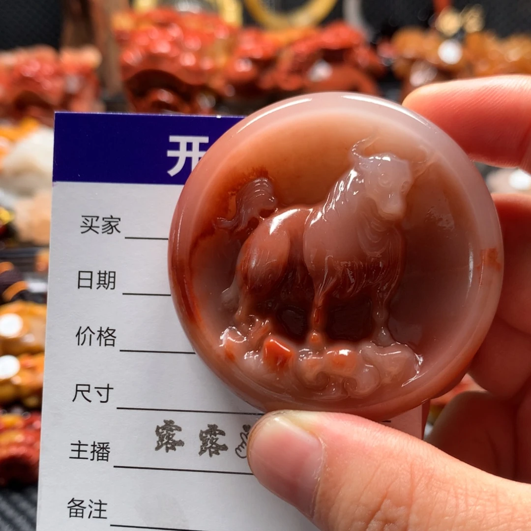 未镶嵌石英质玉（黄龙玉）挂件