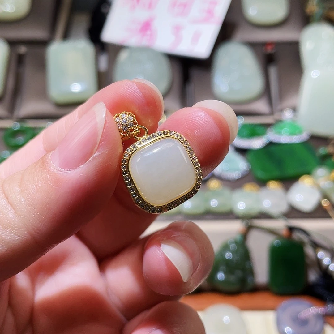 和田玉吊坠(不含链)未镶嵌