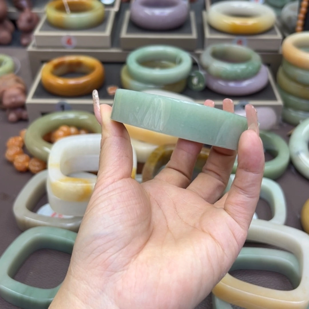 石英质玉手镯未镶嵌?**?