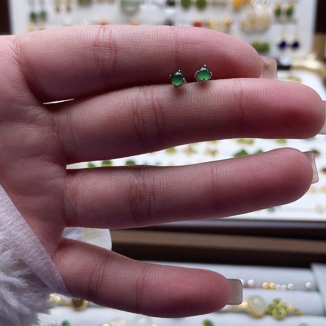 和田玉未镶嵌耳饰