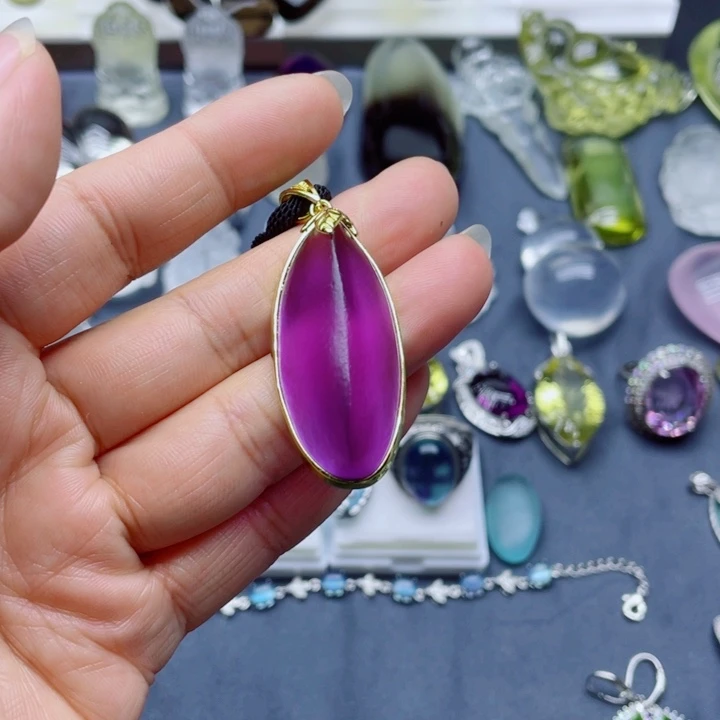 用***5花岗石铁合金镶嵌吊坠