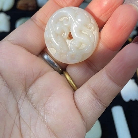 和田玉未镶嵌挂件