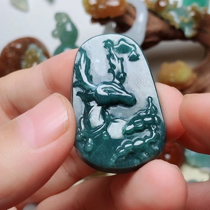 翡翠未镶嵌颈饰翡翠