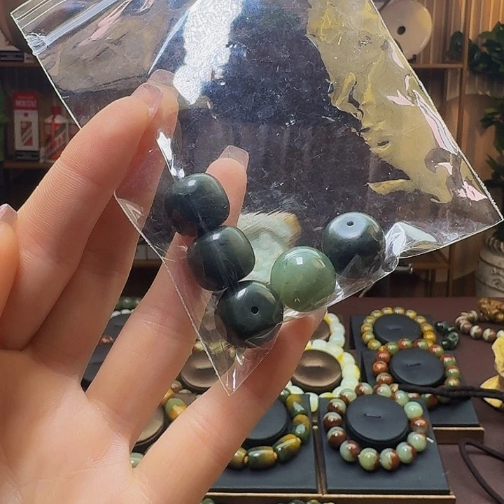 和田玉手串未镶嵌绝*