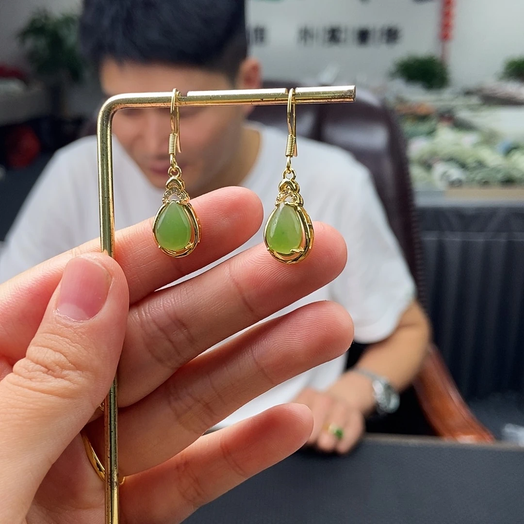 和田玉未镶嵌耳饰颜色多样性发拍一发一