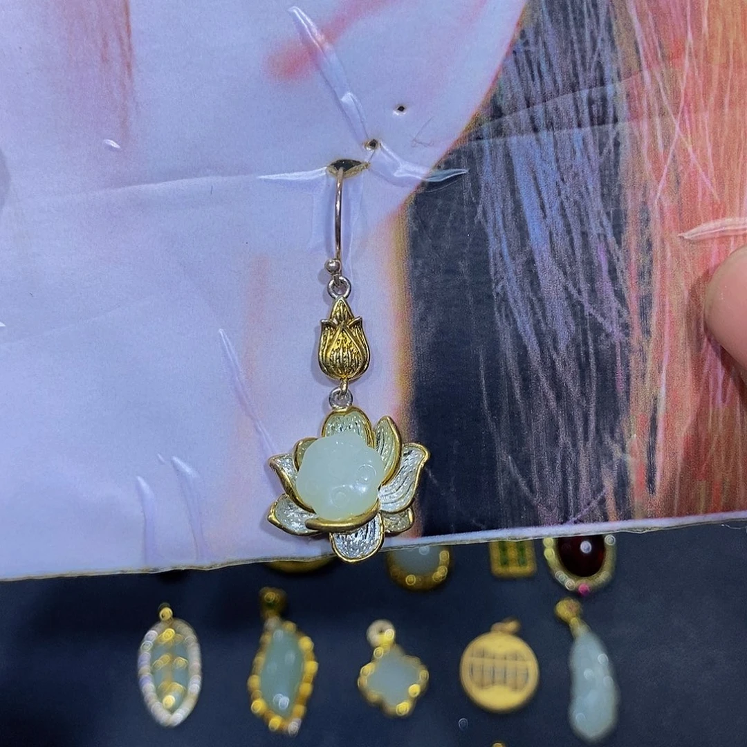 银S925镀金镶嵌和田玉耳饰