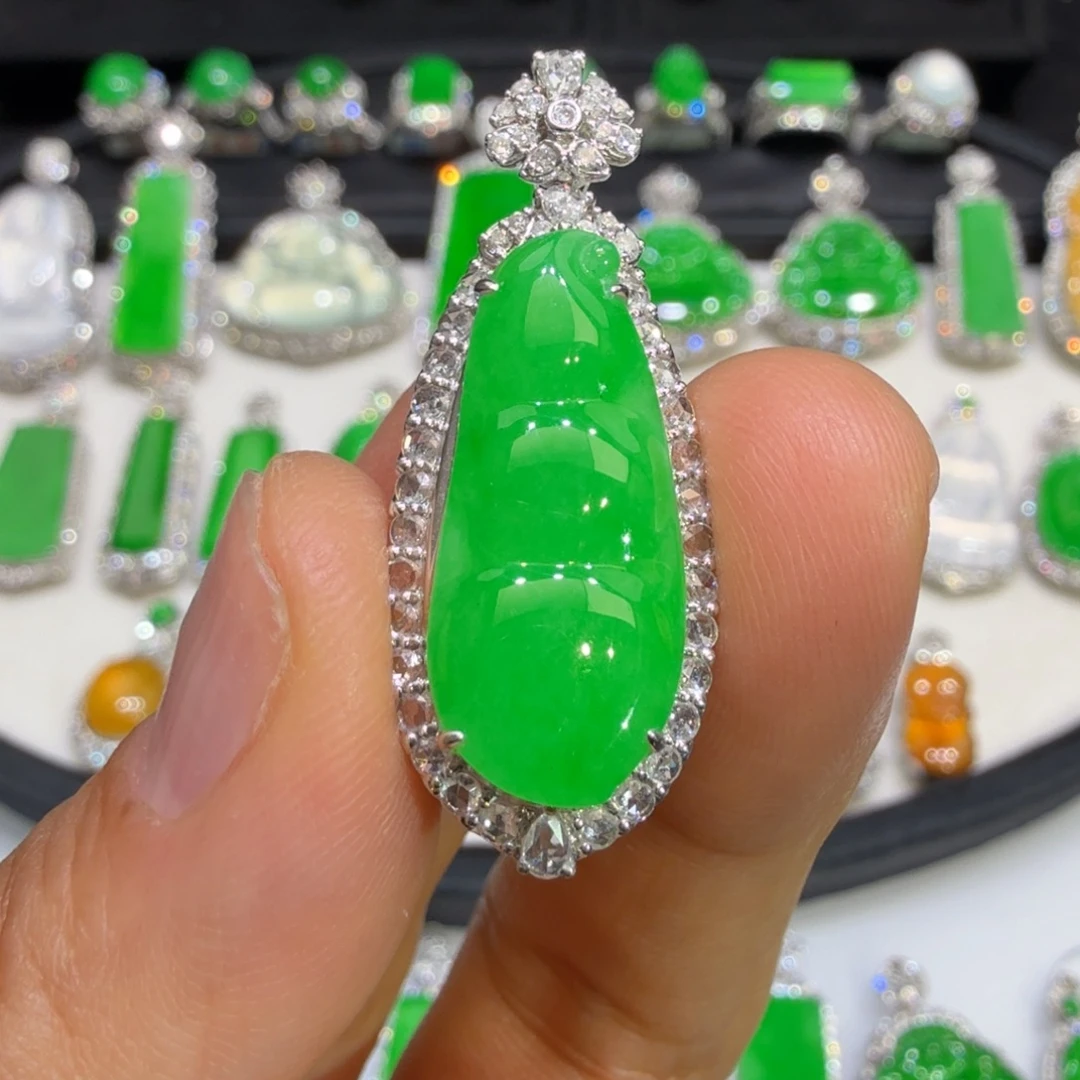 翡翠18K金镶嵌颈饰收到货48小时鉴赏期