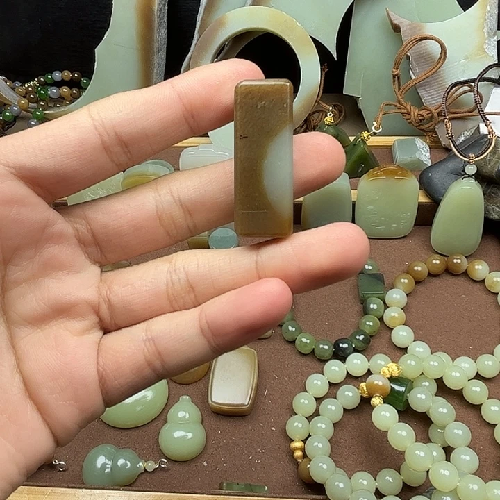 和田玉未镶嵌挂件