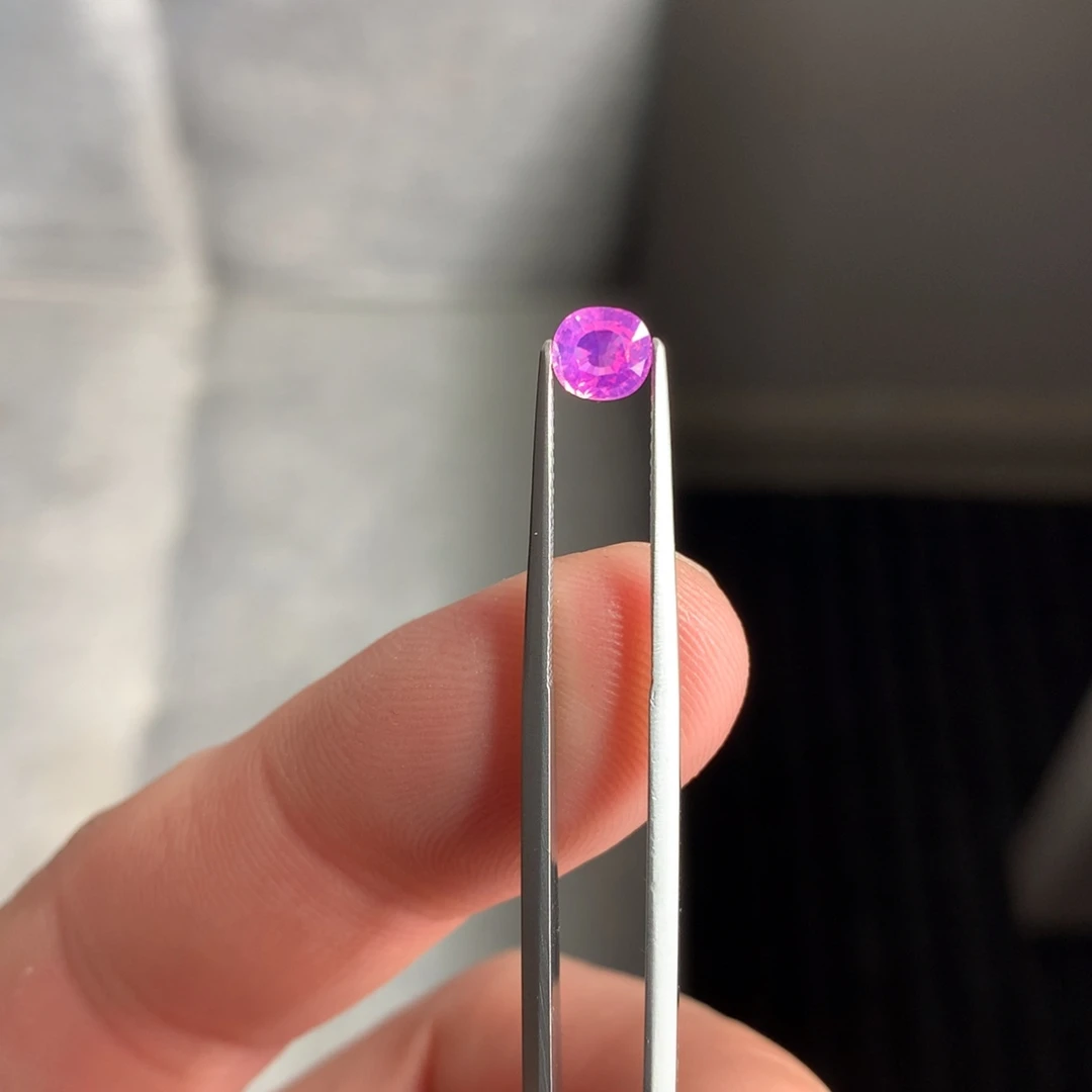 裸石彩色蓝宝石0.8克拉越南无烧粉色蓝宝石裸石