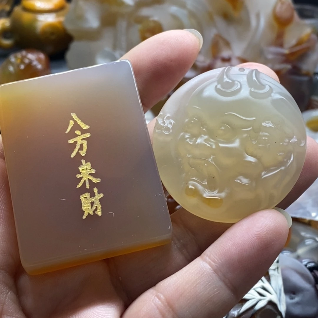 玛瑙/玉髓颈饰未镶嵌袁**?