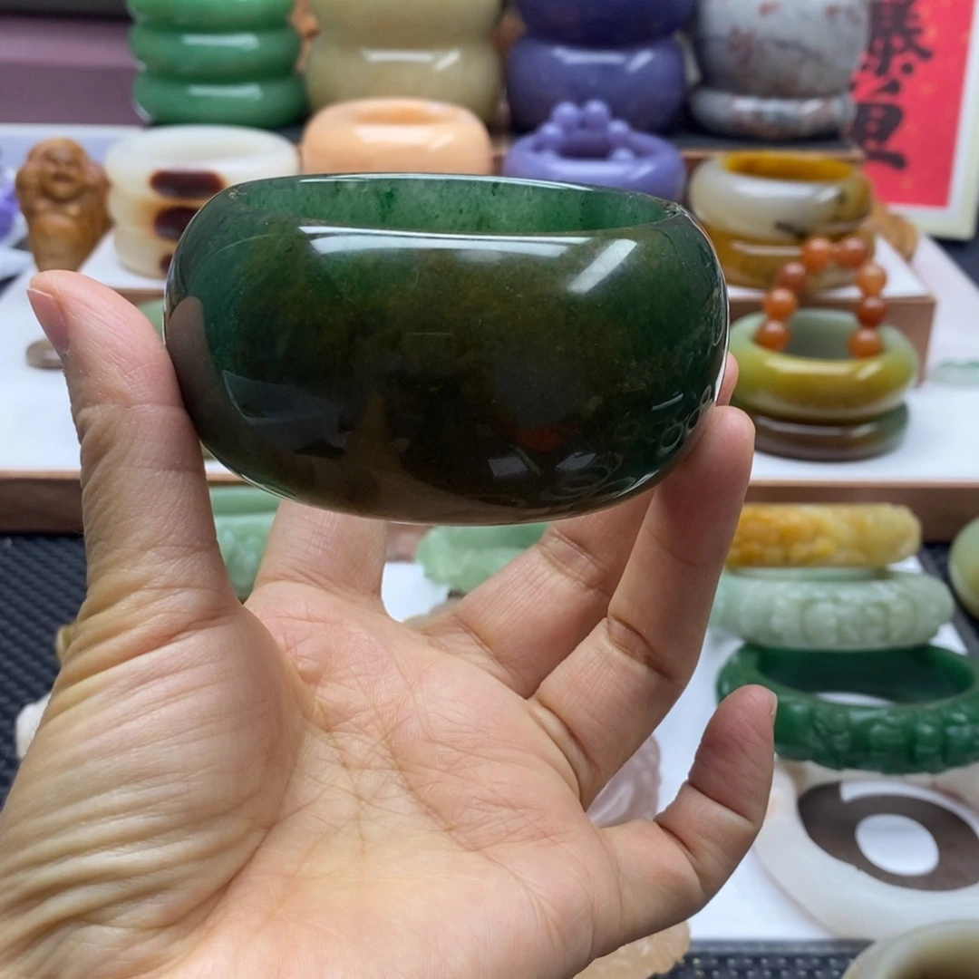 石英岩玉未镶嵌手镯