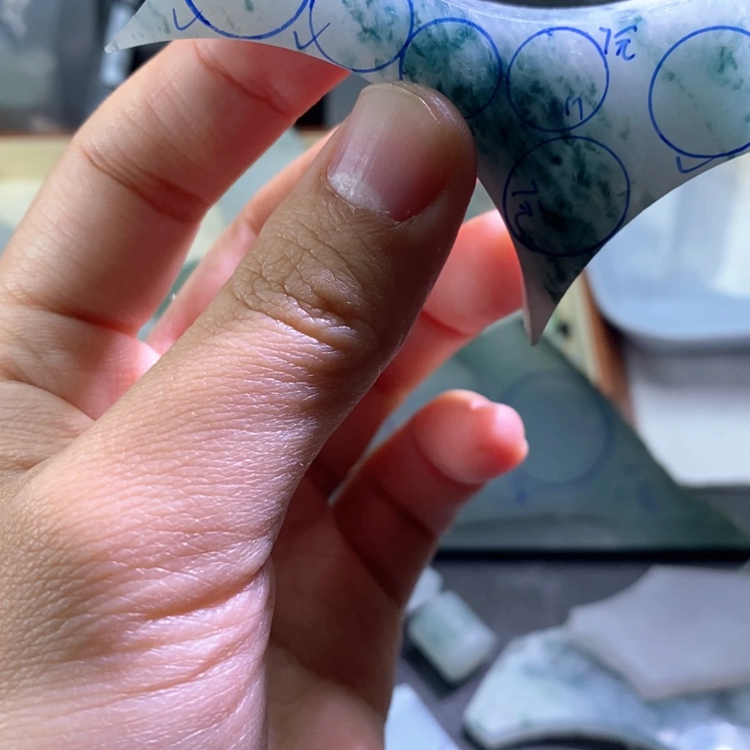 翡翠未镶嵌颈饰定制