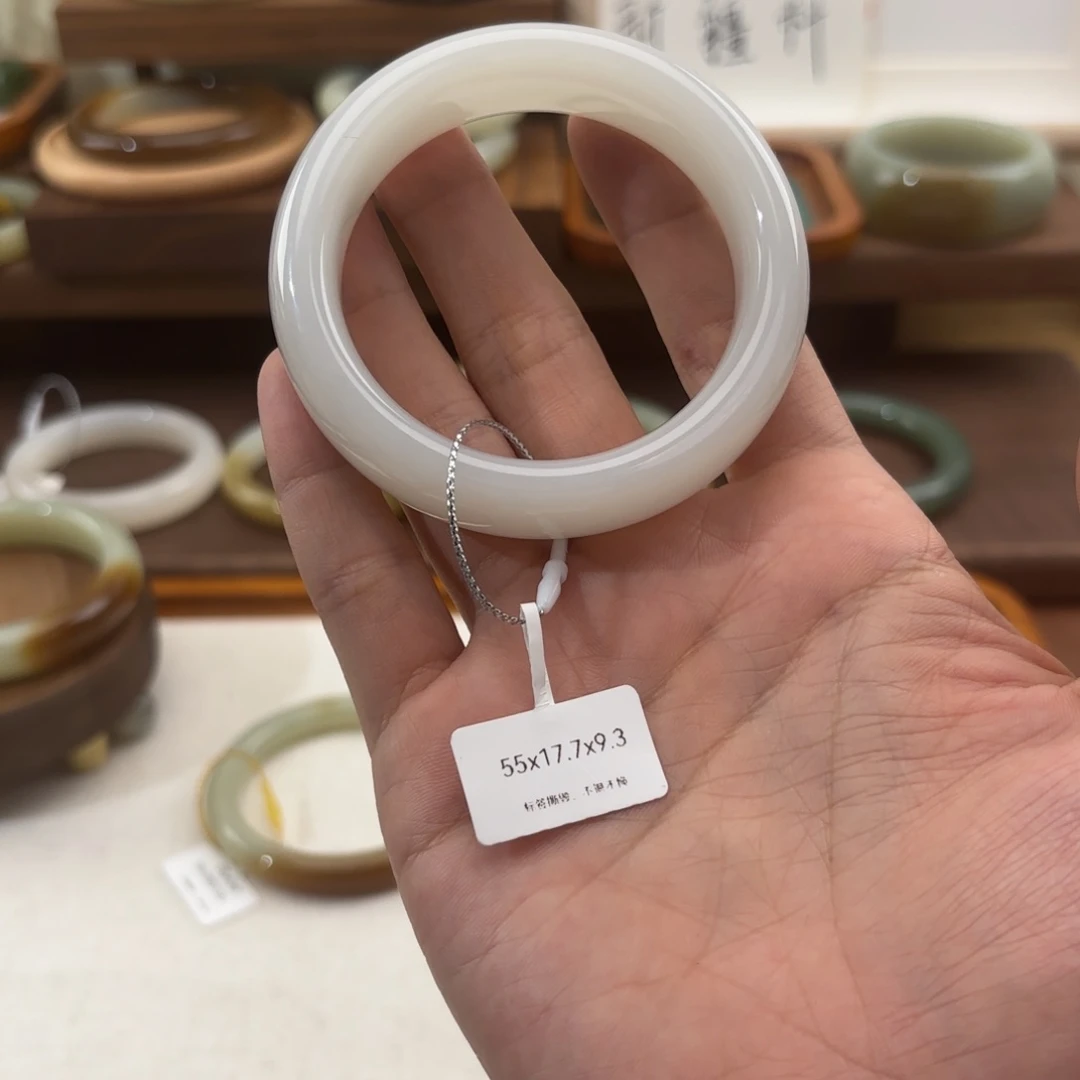 和田玉（糖玉）手镯未镶嵌