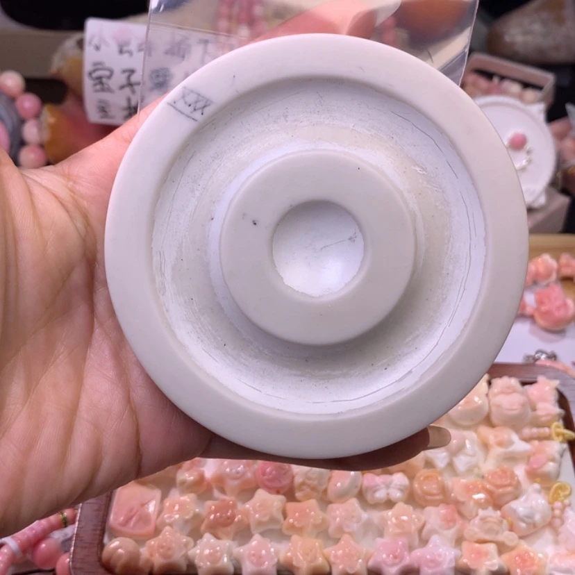 【闪购商品】查罗石颈饰合金福利