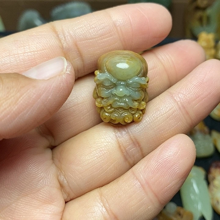 四***子岫岩河磨玉（透闪石质玉）未镶嵌颈饰