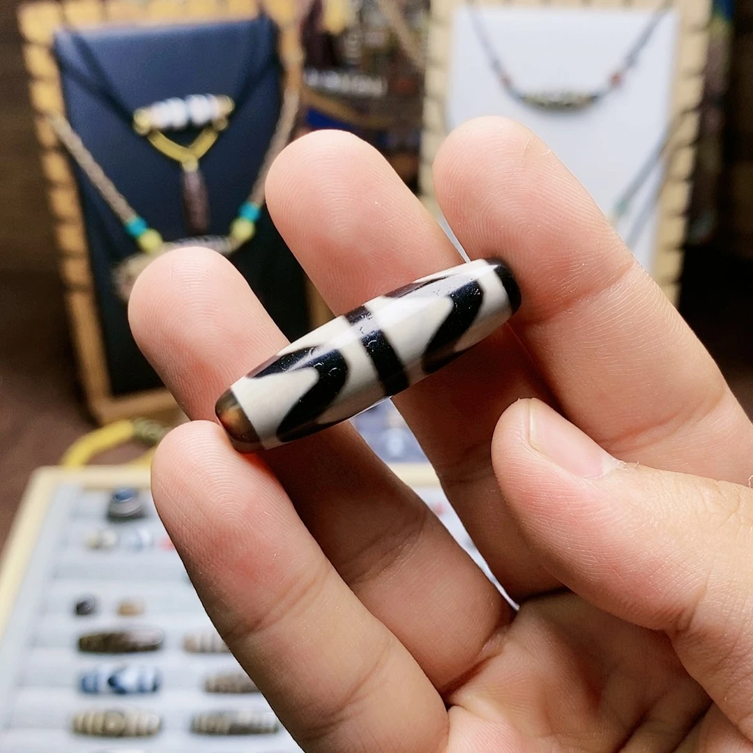 未镶嵌颈饰玛瑙/玉髓筝*