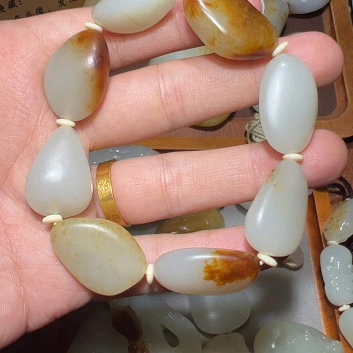 未镶嵌和田玉（子料）挂件