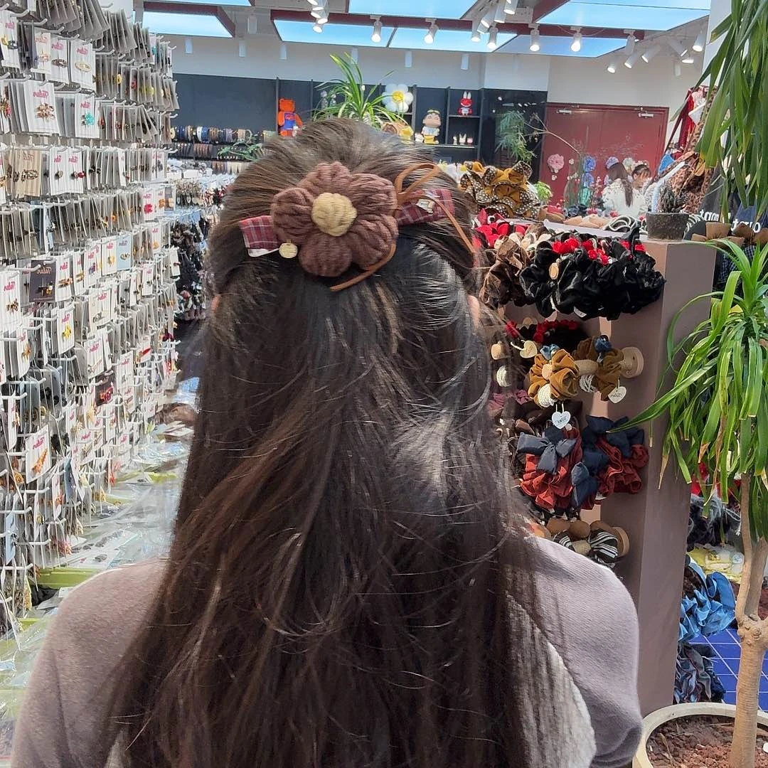 布艺铁合金咖色花大钢夹3