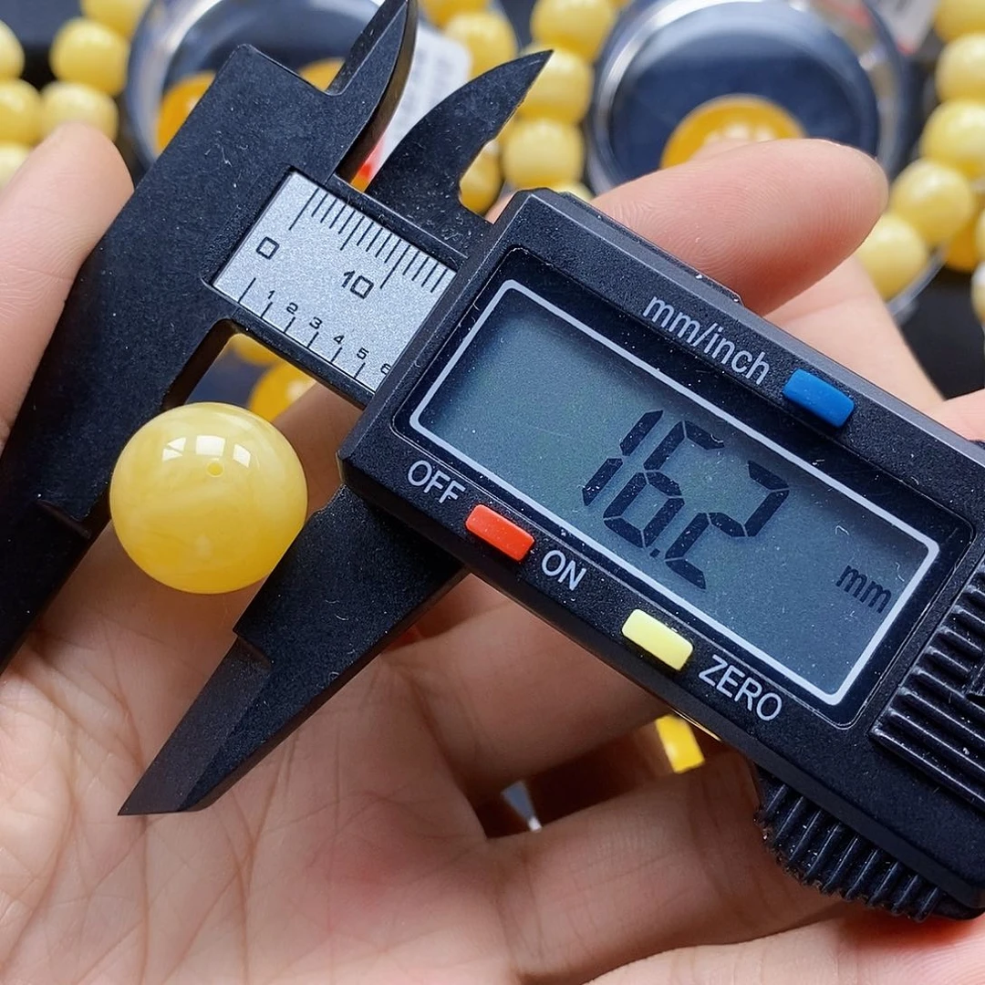 未镶嵌琥珀珠宝奇石