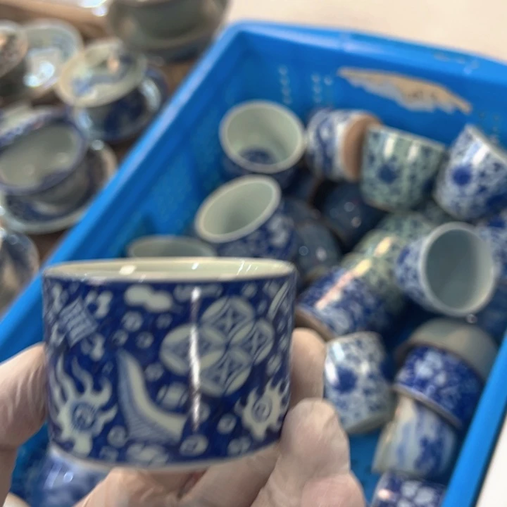 瓷片白青花八宝直筒杯客杯