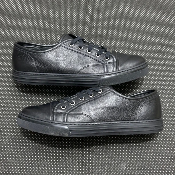 95新 GUCCI/古驰 40.5码 26.5cm 黑色 银扣 成色很新 穿几次 板鞋