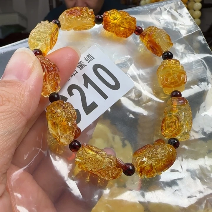 琥珀珠宝奇石未镶嵌多样性发其一