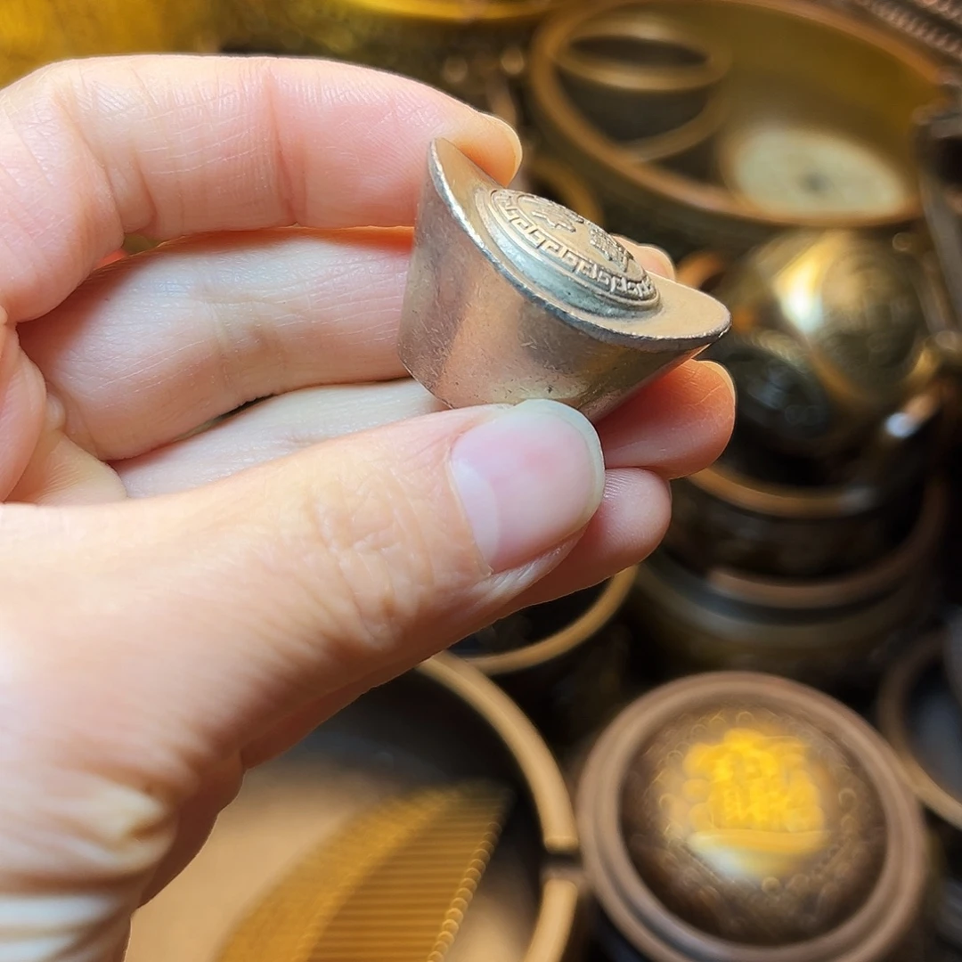 精美铜器工艺品等