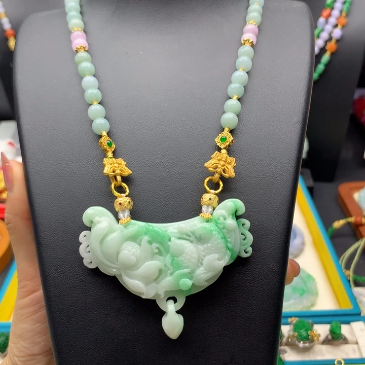 颈饰未镶嵌翡翠翡翠荷叶鱼