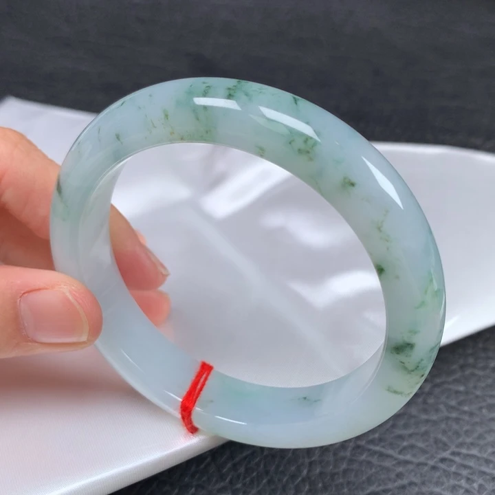 翡翠未镶嵌手镯