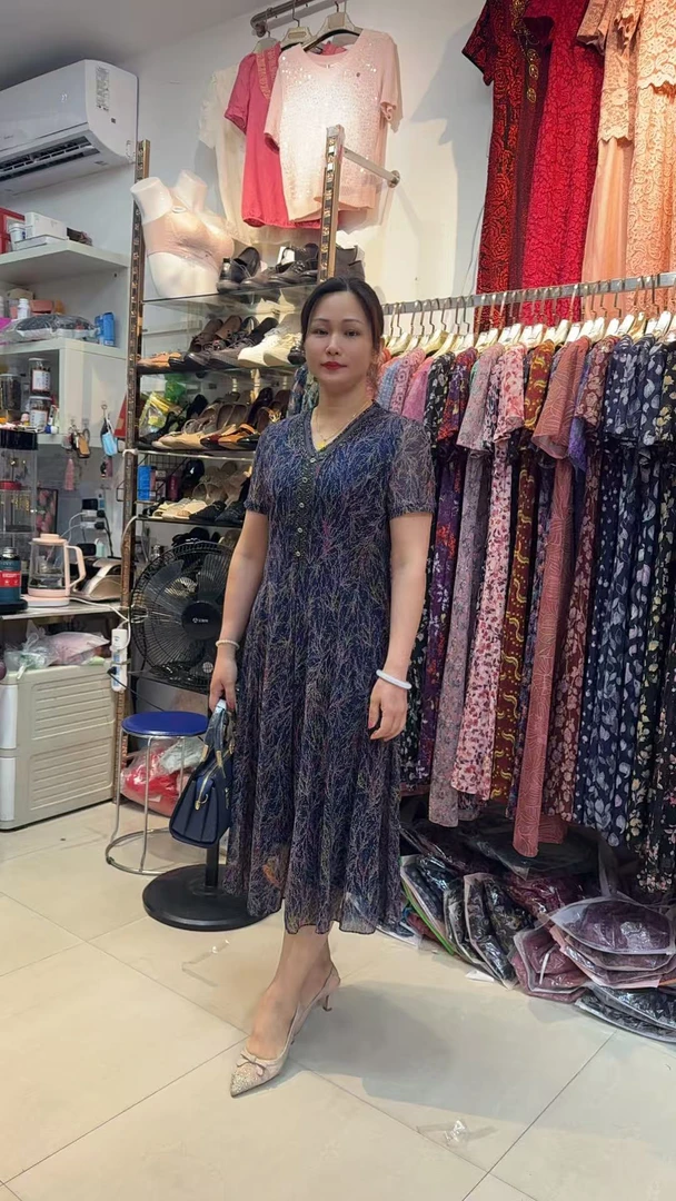 舒适亲肤透气台湾纱中长款碎花连衣裙适合春夏秋季节