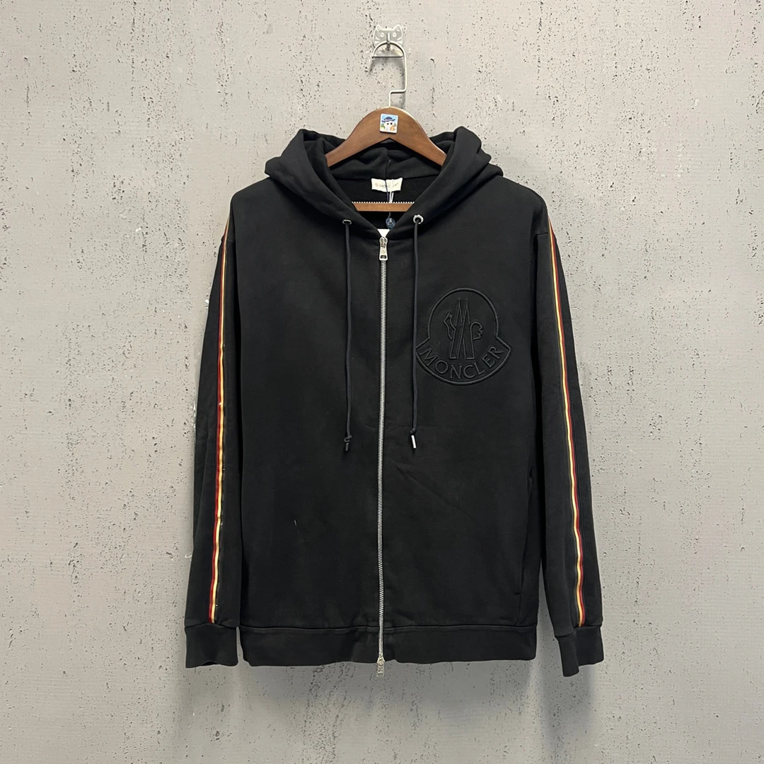 99新 MONCLER moncler蒙口黑色胸前大刺绣标拉链外套L码