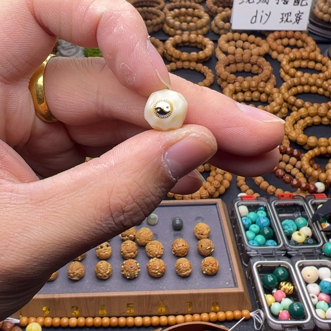 *****吊坠猴头核桃无相白