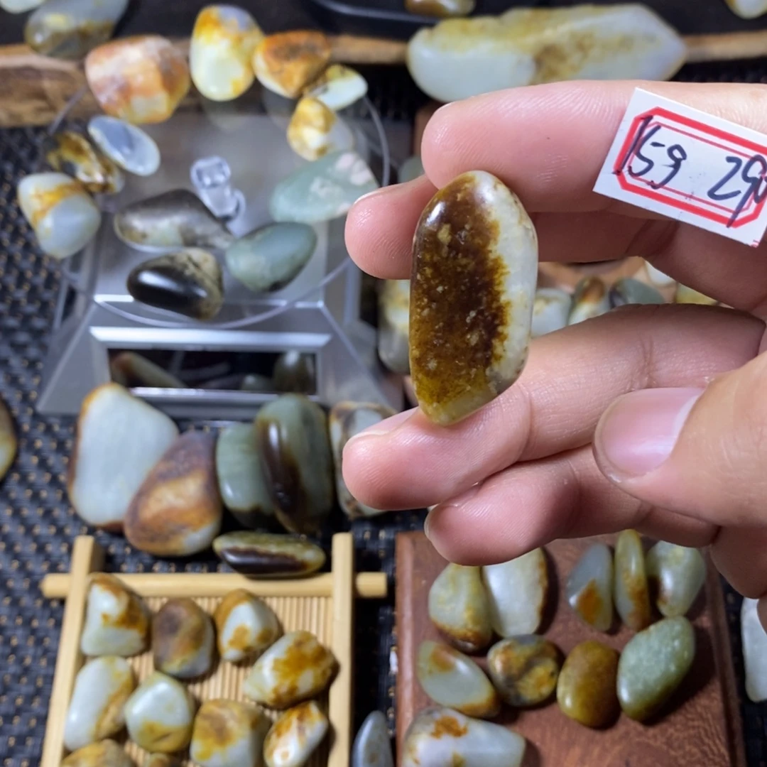 和田玉（糖玉）未镶嵌挂件