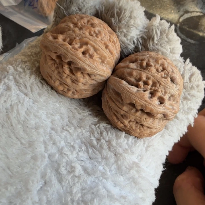 文玩核桃吊坠铁锤