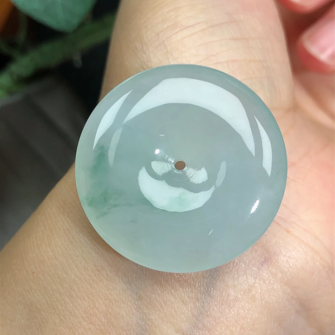 天然缅甸A货翡翠老坑冰润起胶时尚轻奢白冰飘绿平安扣吊坠30*6.7