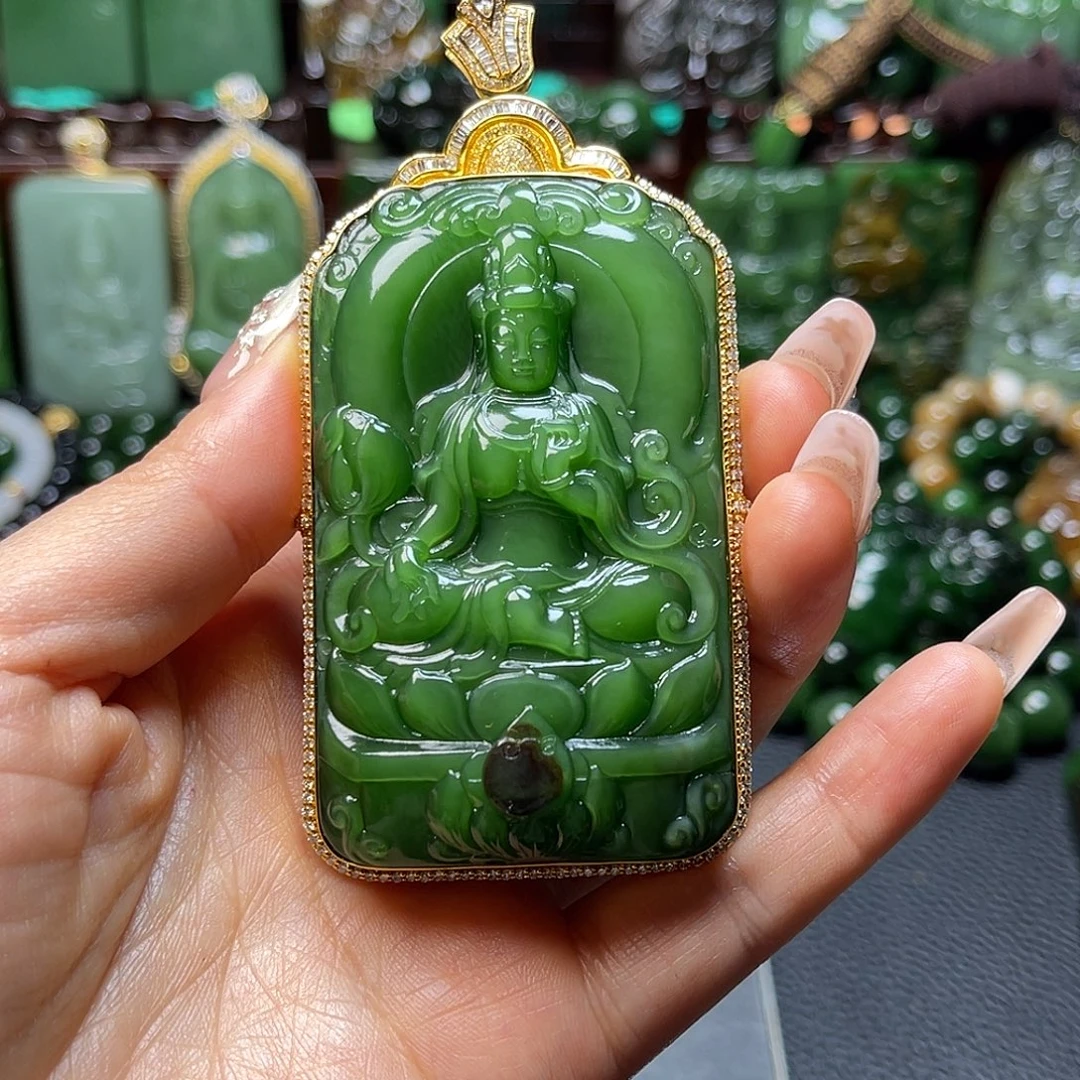 红***日和田玉未镶嵌颈饰