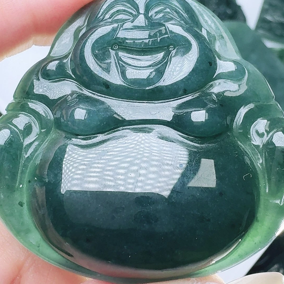 翡翠未镶嵌颈饰多样性发其一