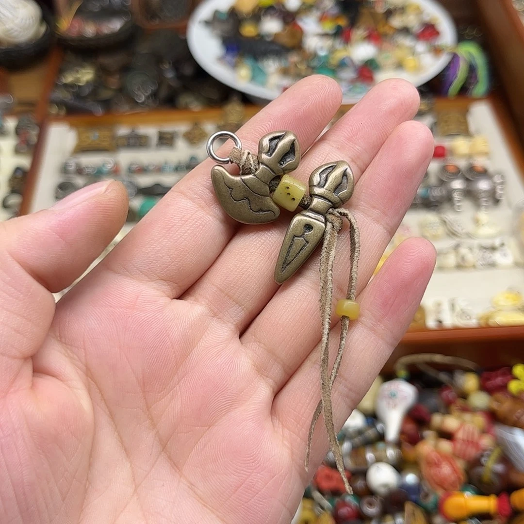 铜铁合金类藏地精美配饰