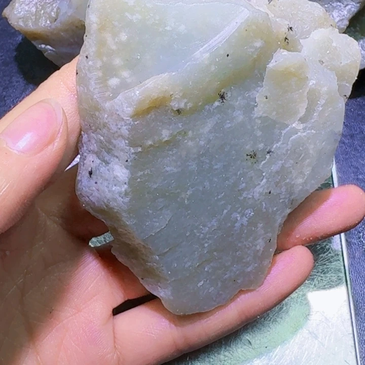 未镶嵌和田玉（糖玉）珠宝半成品