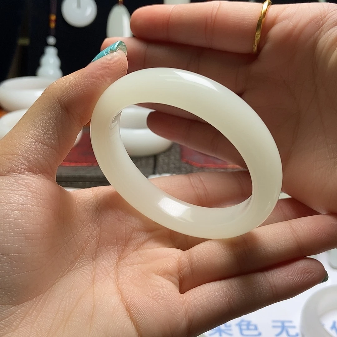 天***燕50圈口正圈手镯暖白色