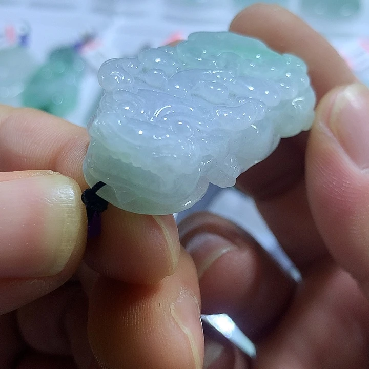 翡翠未镶嵌颈饰天然翡翠吊坠A货