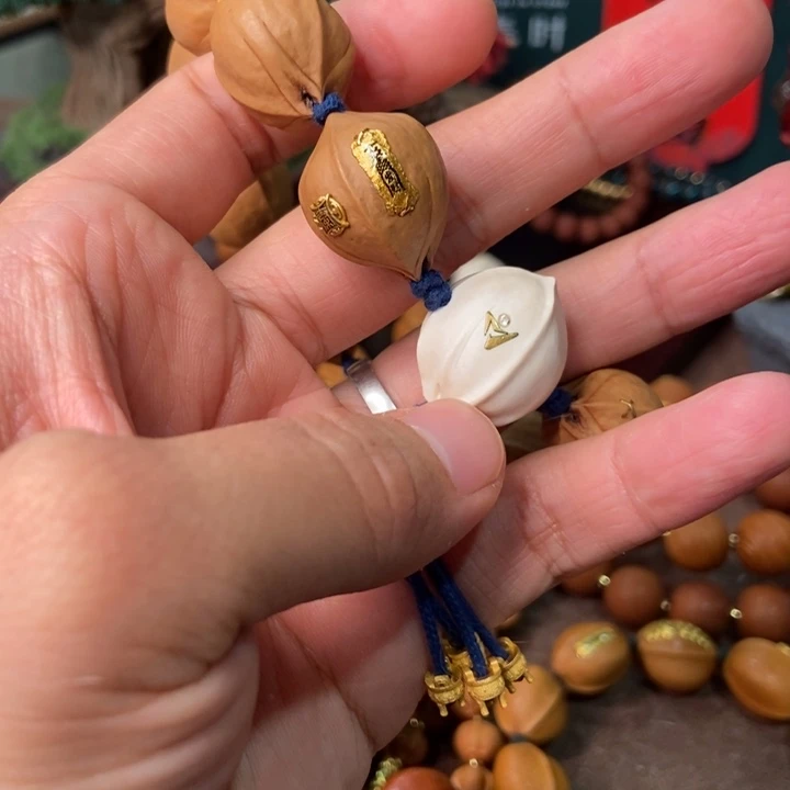 橄榄核手串笑**穷哈哈哈