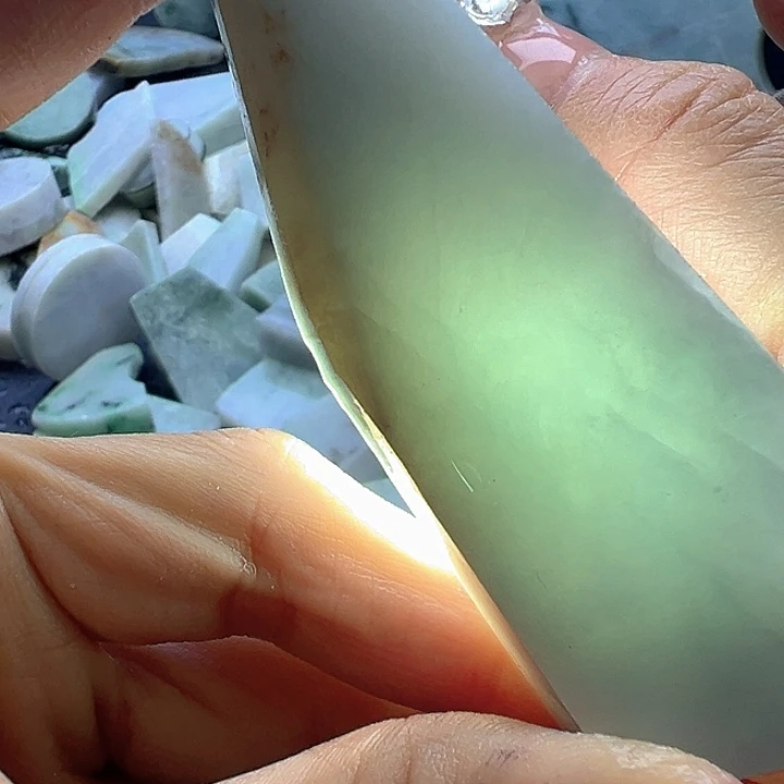 翡翠裸石翡翠冰蓝67