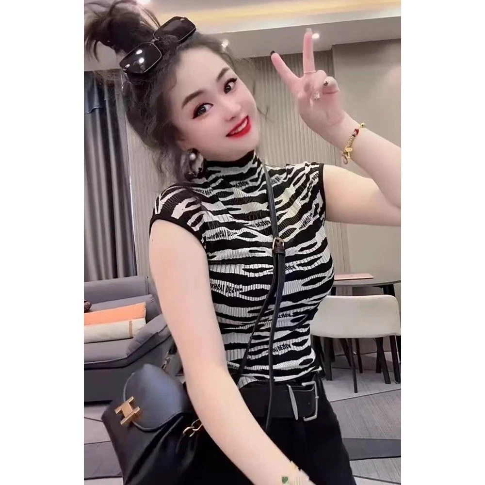 半高领条纹短袖T恤女2025新款爆款夏季修身显瘦上衣时尚潮流百搭